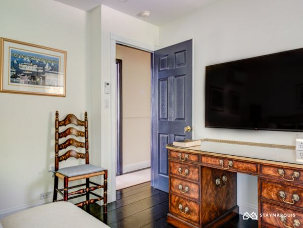 Hamptons Home 1020498