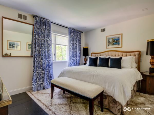 Hamptons Home 1020498