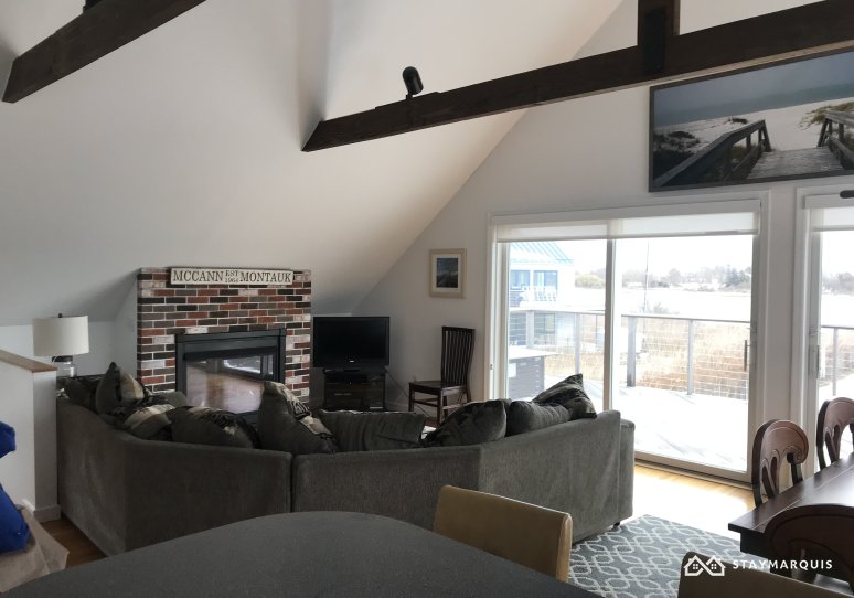 Hamptons Home 1020499