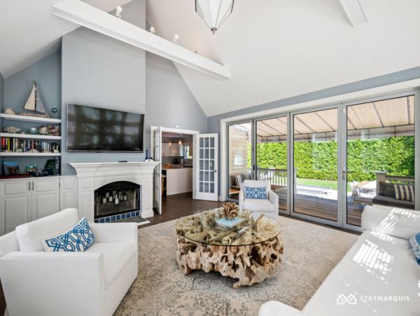 Hamptons Home 1020501