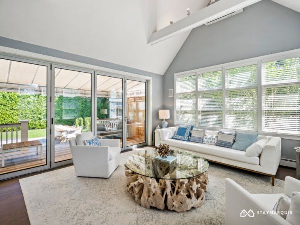 Hamptons Home 1020501