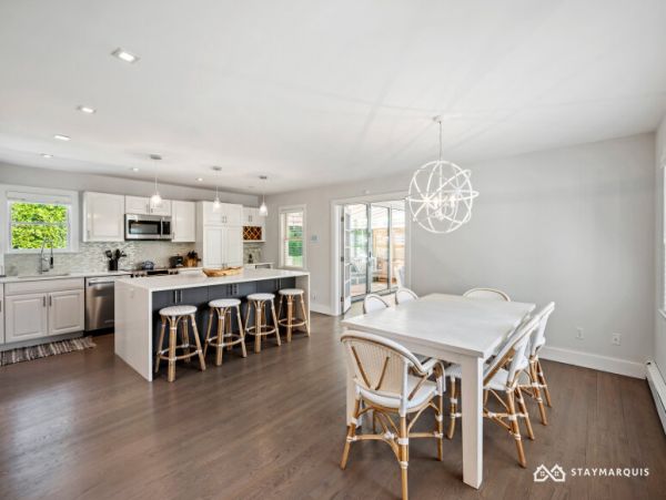 Hamptons Home 1020501