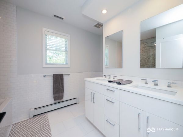 Hamptons Home 1020501