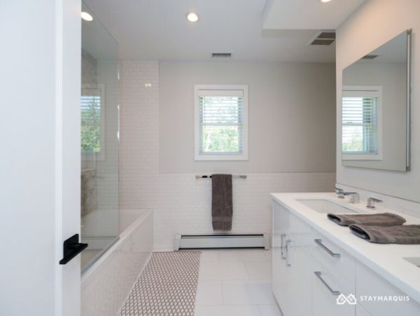 Hamptons Home 1020501