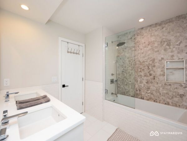 Hamptons Home 1020501