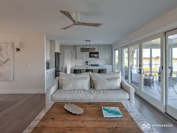 Hamptons Home 1020503