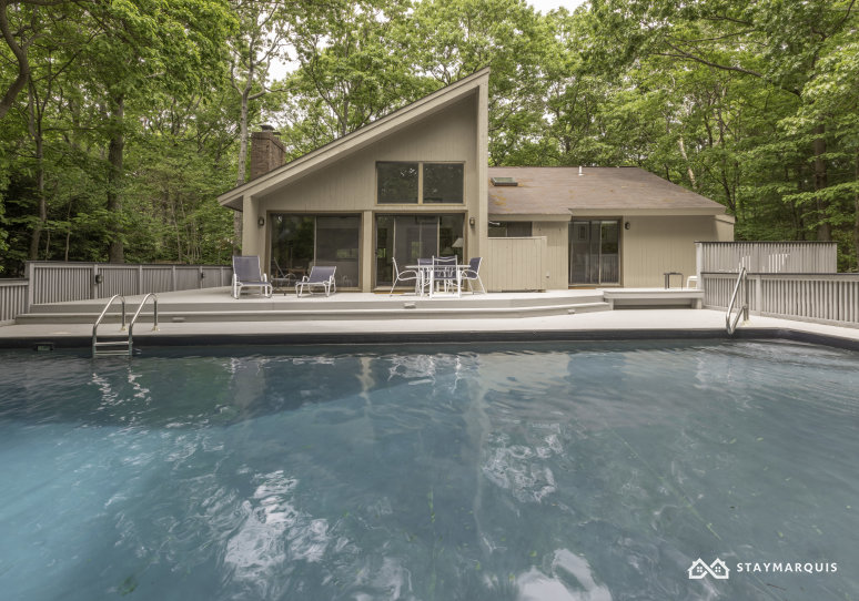 Hamptons Home 1020504