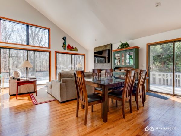 Hamptons Home 1020504