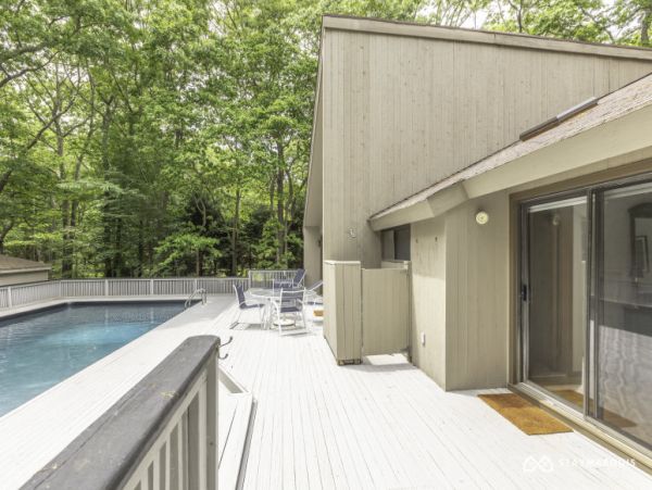 Hamptons Home 1020504