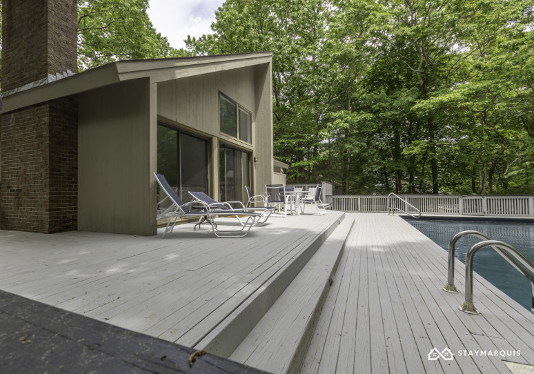 Hamptons Home 1020504
