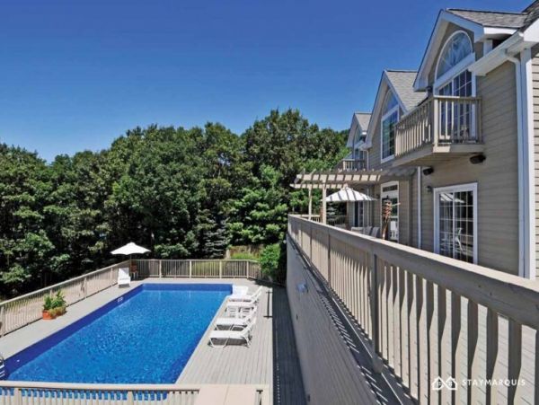 Hamptons Home 1020505