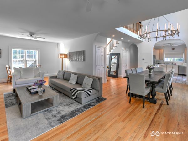 Hamptons Home 1020505