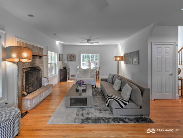 Hamptons Home 1020505