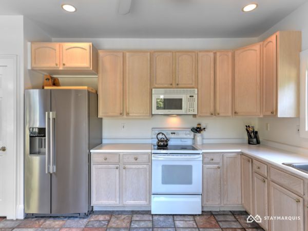 Hamptons Home 1020505