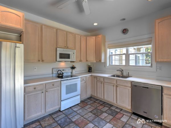 Hamptons Home 1020505