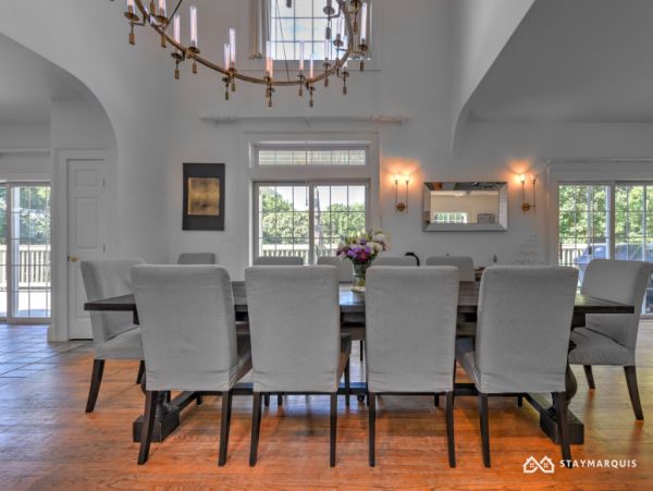 Hamptons Home 1020505