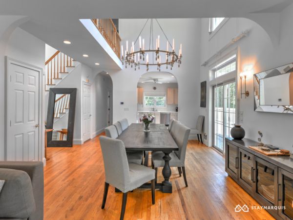 Hamptons Home 1020505
