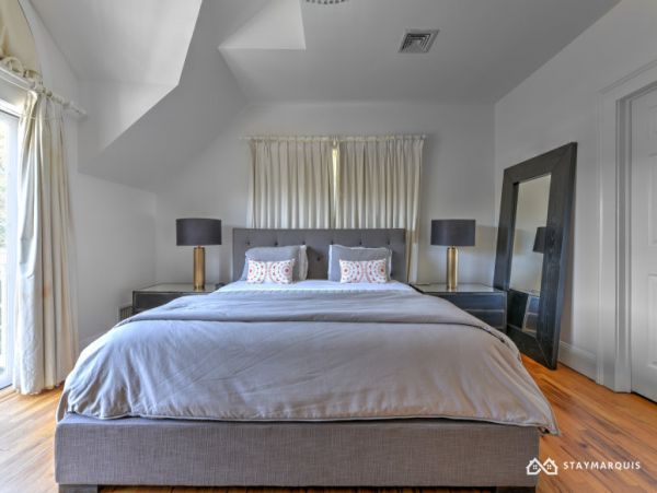 Hamptons Home 1020505