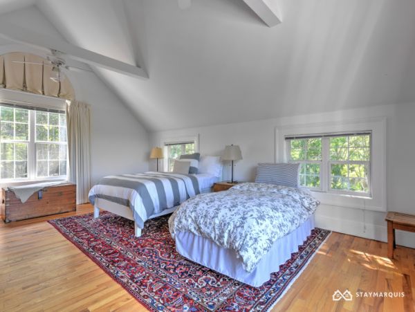 Hamptons Home 1020505