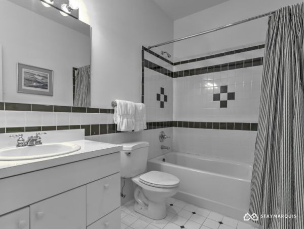 Hamptons Home 1020505