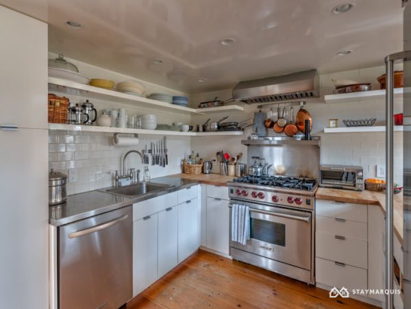 Hamptons Home 1020506