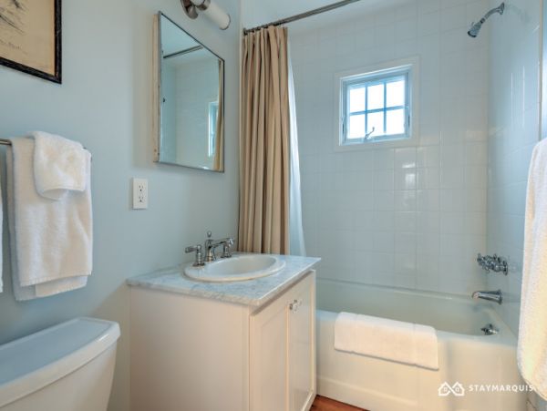 Hamptons Home 1020506