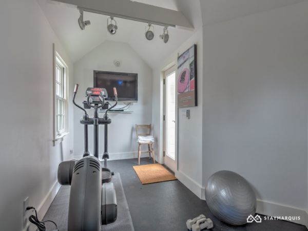 Hamptons Home 1020506