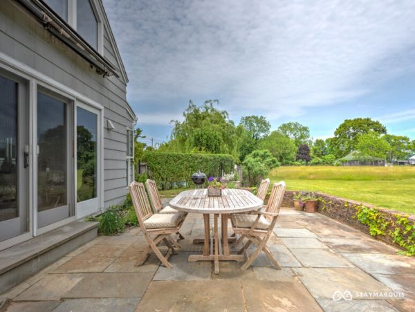 Hamptons Home 1020506