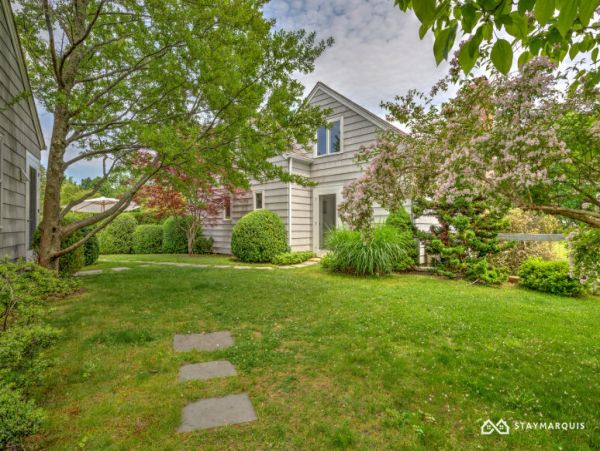 Hamptons Home 1020506