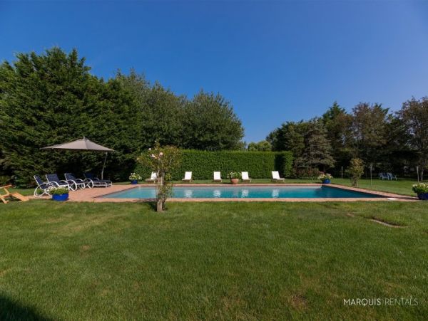 Hamptons Home 1020512