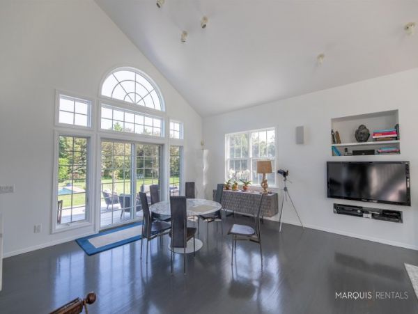 Hamptons Home 1020512