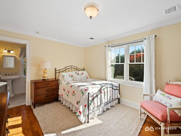 Hamptons Home 1020515