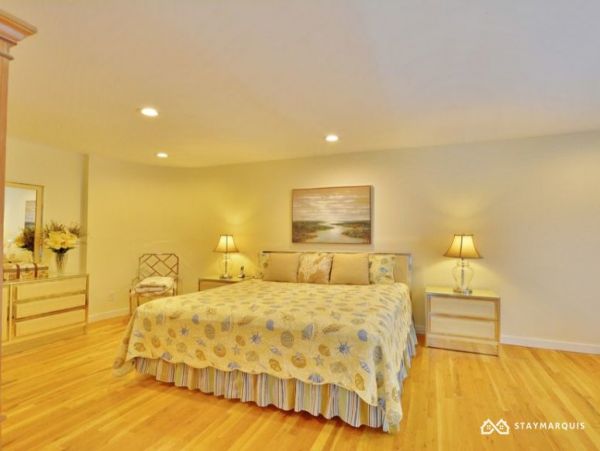 Hamptons Home 1020516