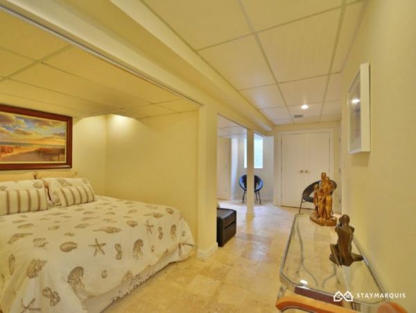 Hamptons Home 1020516