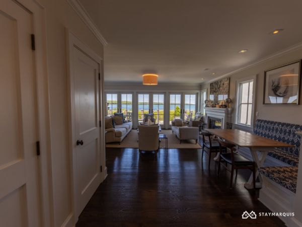 Hamptons Home 1020518