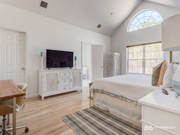 Hamptons Home 1020520