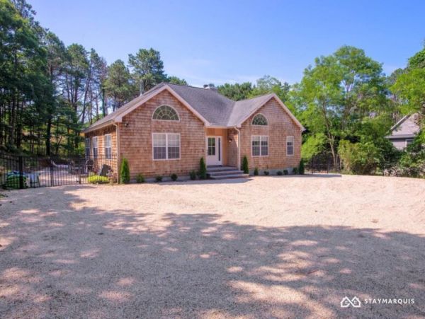 Hamptons Home 1020520