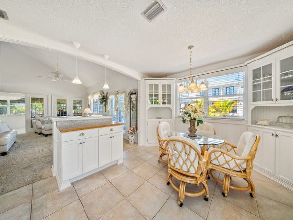 Cozy 2-Bedroom Retreat on Anna Maria Island