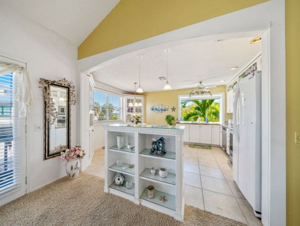 Cozy 2-Bedroom Retreat on Anna Maria Island