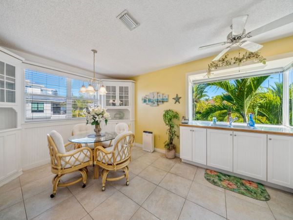 Cozy 2-Bedroom Retreat on Anna Maria Island