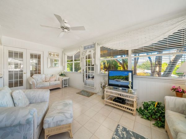 Cozy 2-Bedroom Retreat on Anna Maria Island