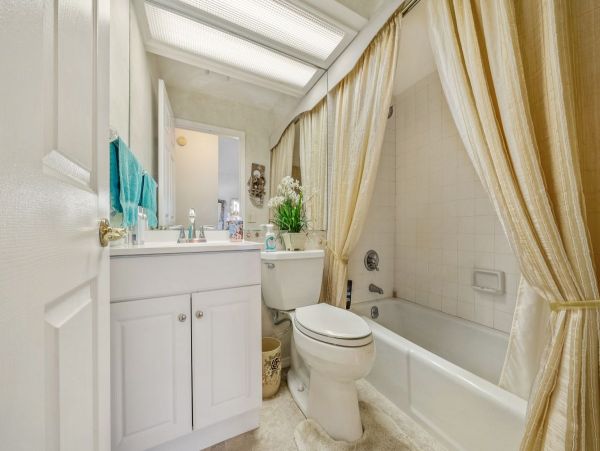 Cozy 2-Bedroom Retreat on Anna Maria Island