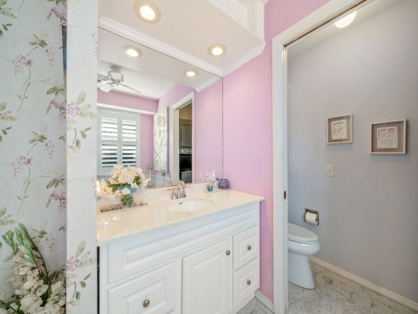 Cozy 2-Bedroom Retreat on Anna Maria Island