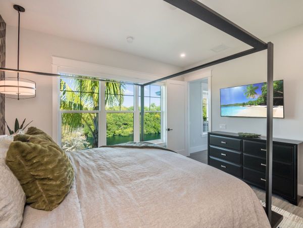 Four Bedroom Luxurious Retreat in Anna Maria Island