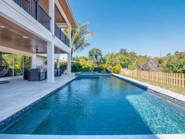 Four Bedroom Luxurious Retreat in Anna Maria Island