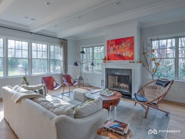 Hamptons Home 1020526