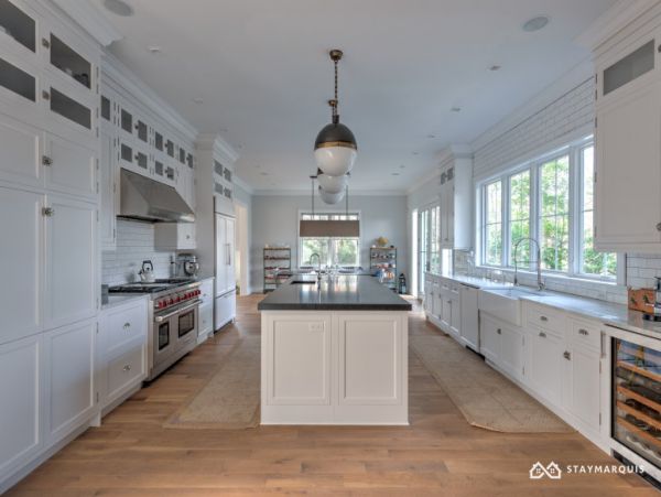 Hamptons Home 1020526