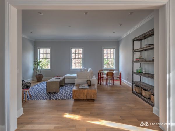 Hamptons Home 1020526