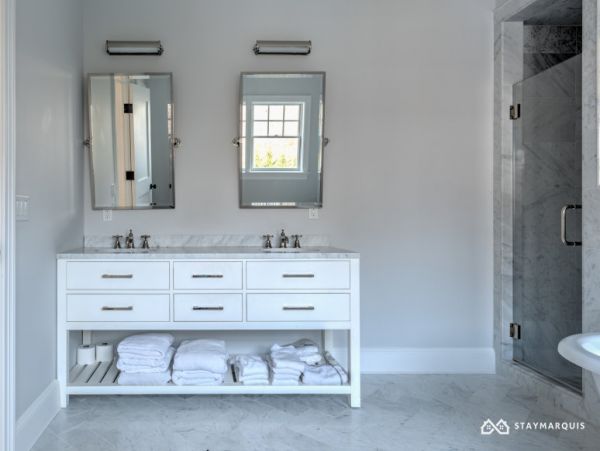 Hamptons Home 1020526