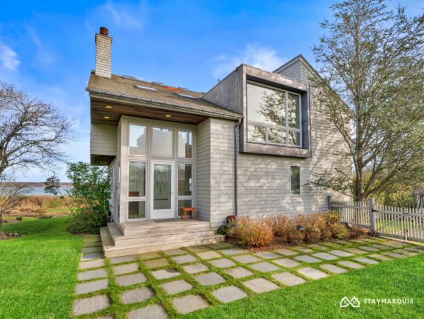Hamptons Home 1020527